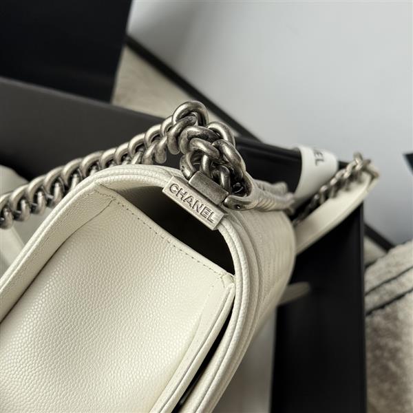 2026127214239101 700